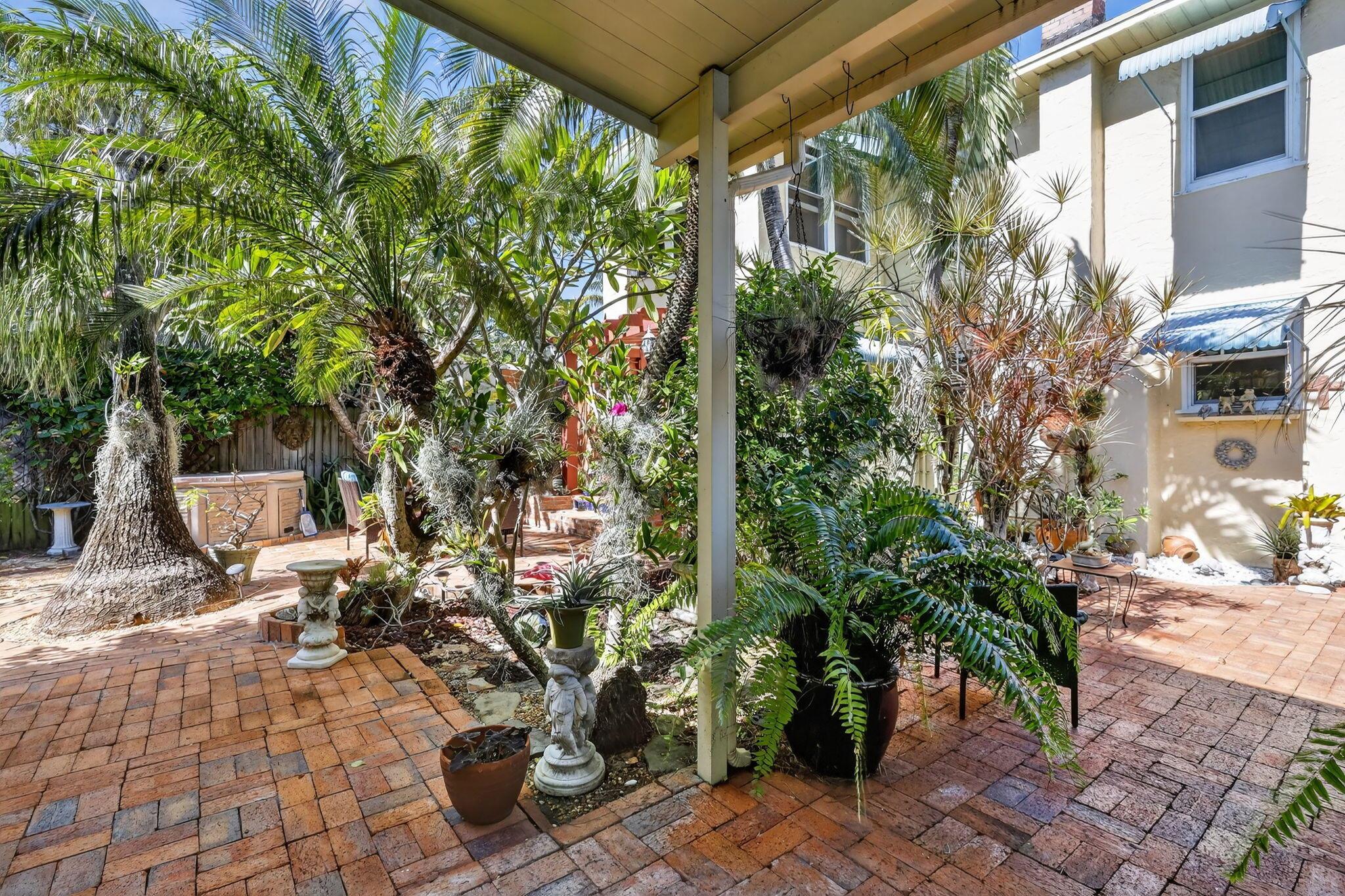 FLAMINGO PARK - Residential