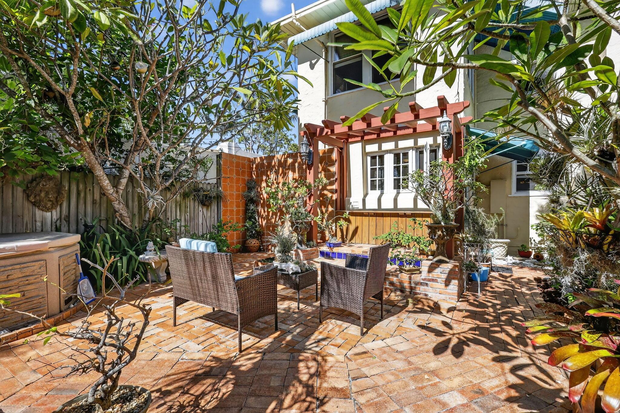 FLAMINGO PARK - Residential