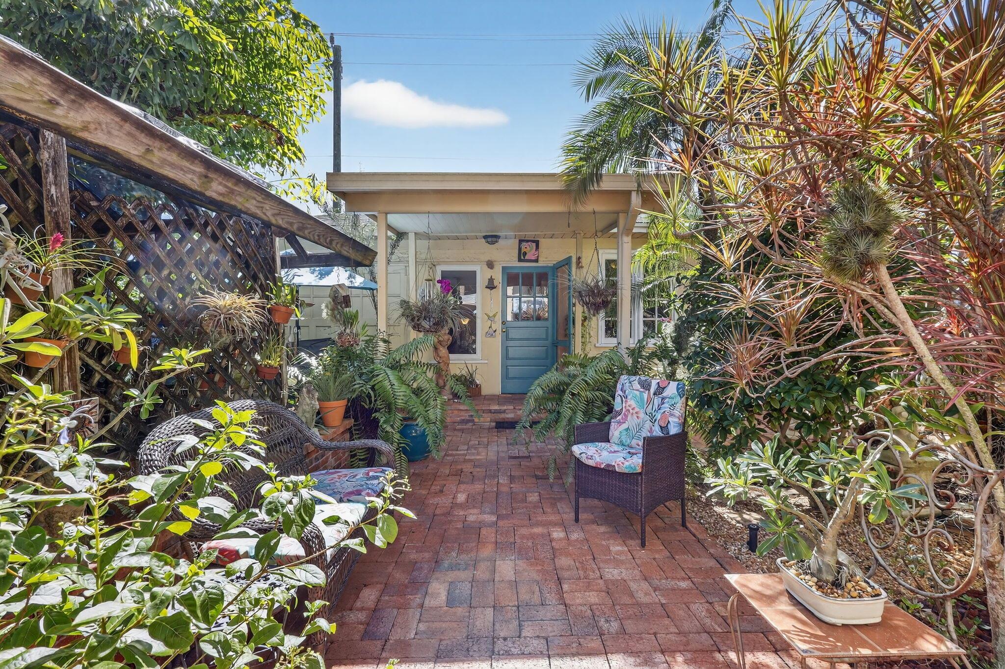 FLAMINGO PARK - Residential