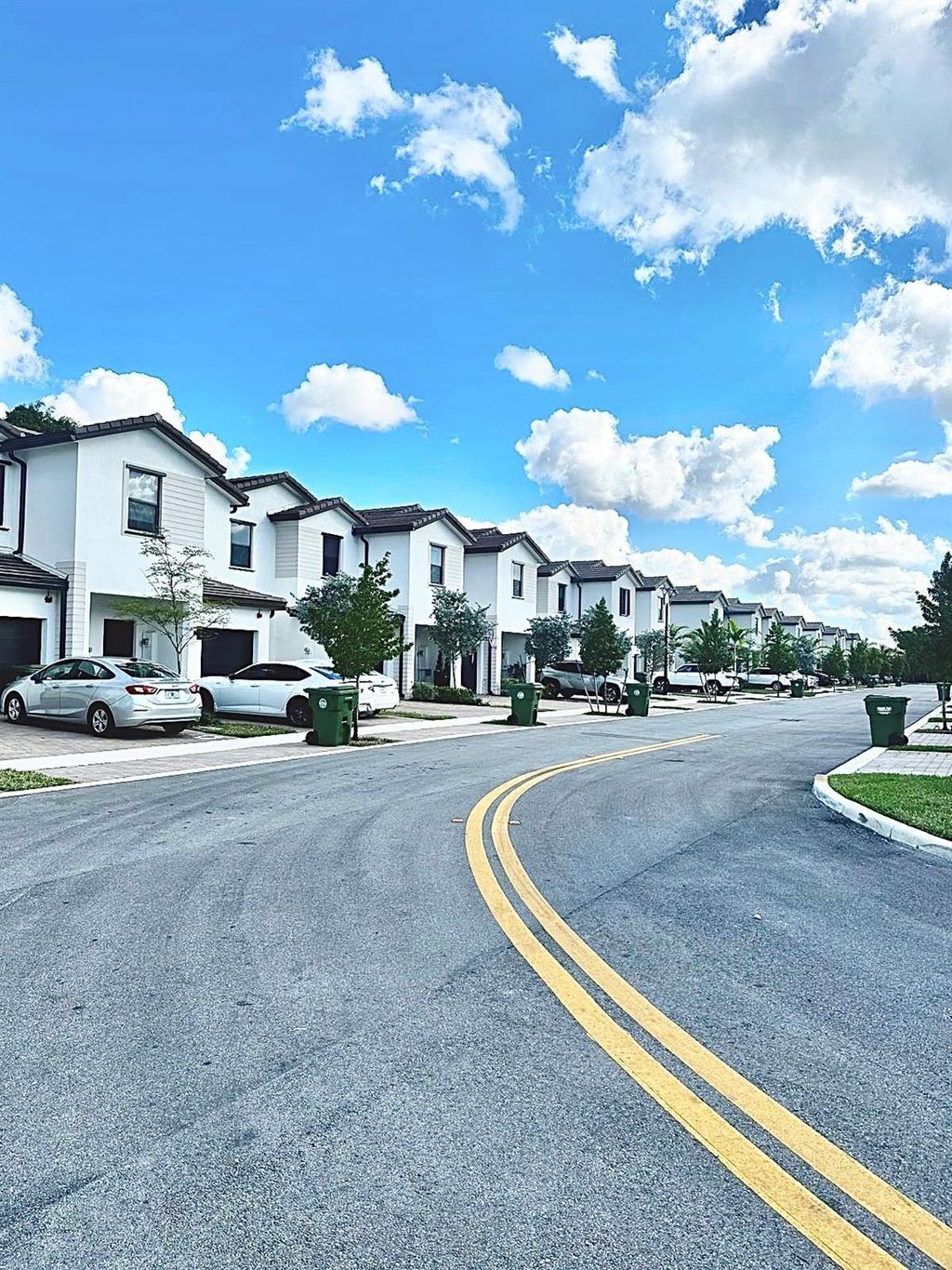 Photo of 231 SW 159 Ter, Pembroke Pines, FL 33027 (MLS # F10487330)