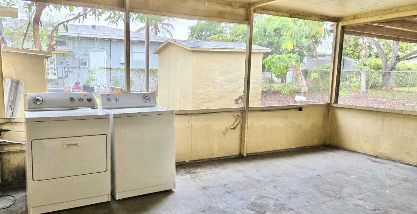 DIXIE GARDENS - Residential Lease