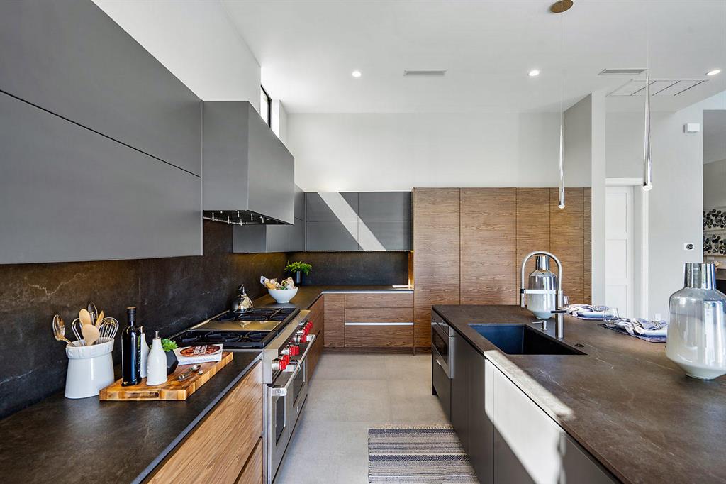 HOFMAN VILLAGE - Residential