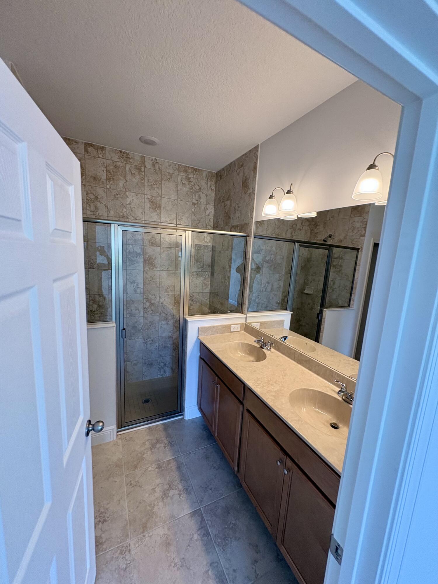 PALM BREEZES PHAE 3A - Residential Lease