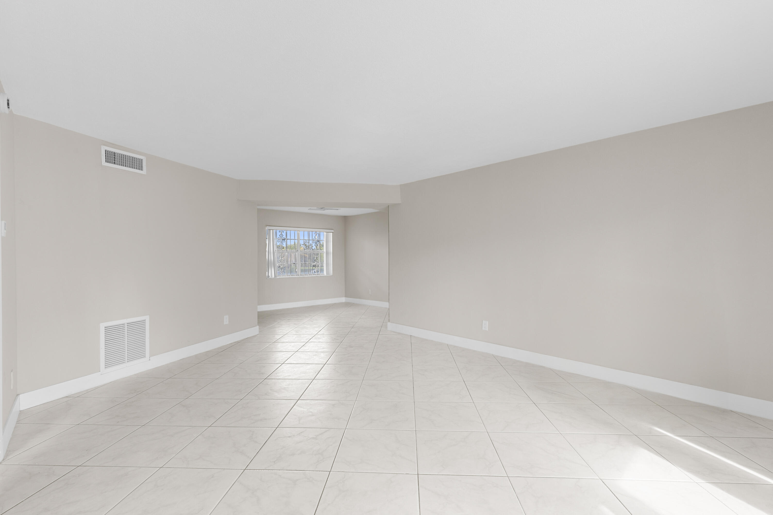 EMERALD CONDO - Residential