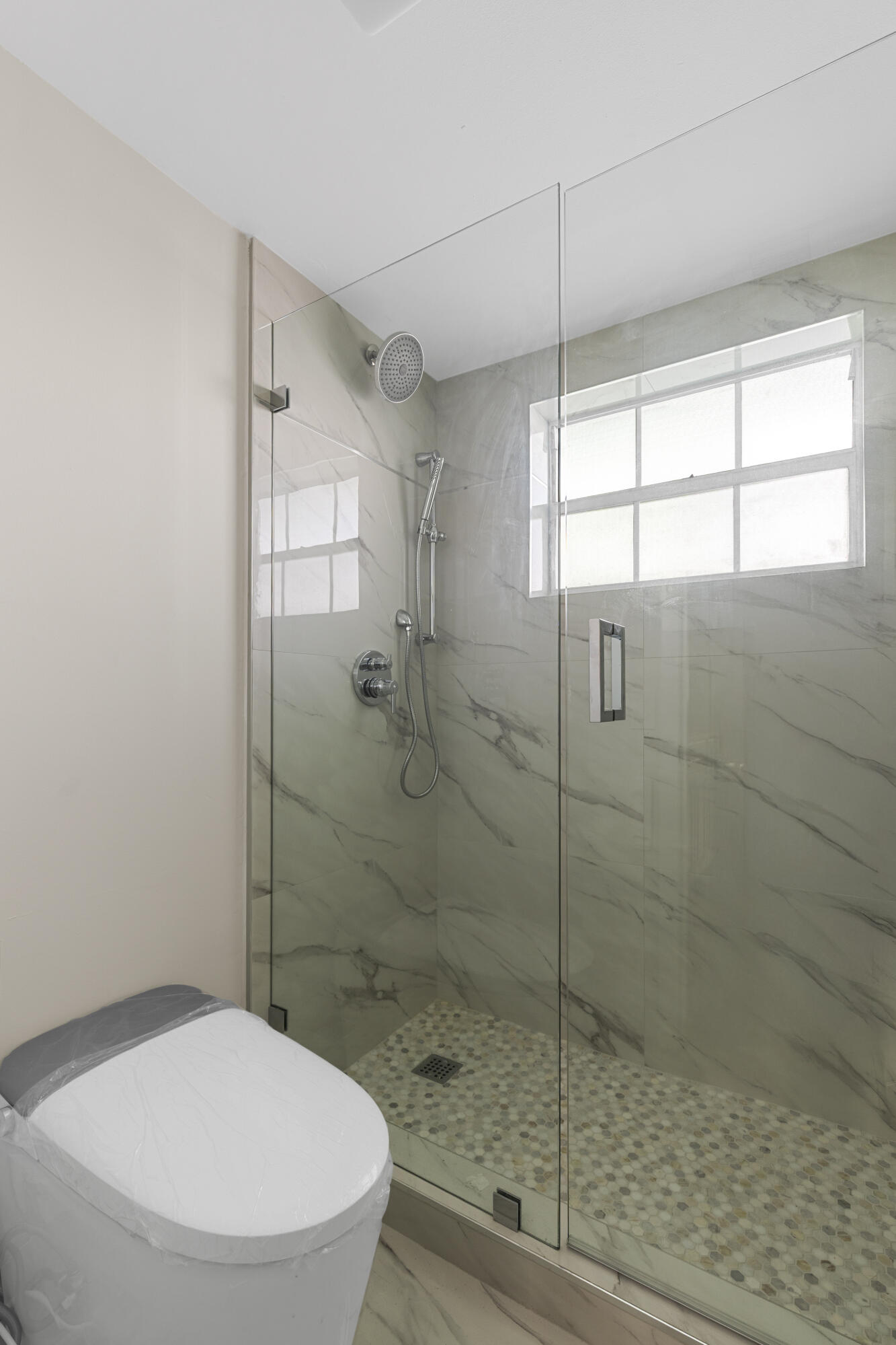 EMERALD CONDO - Residential