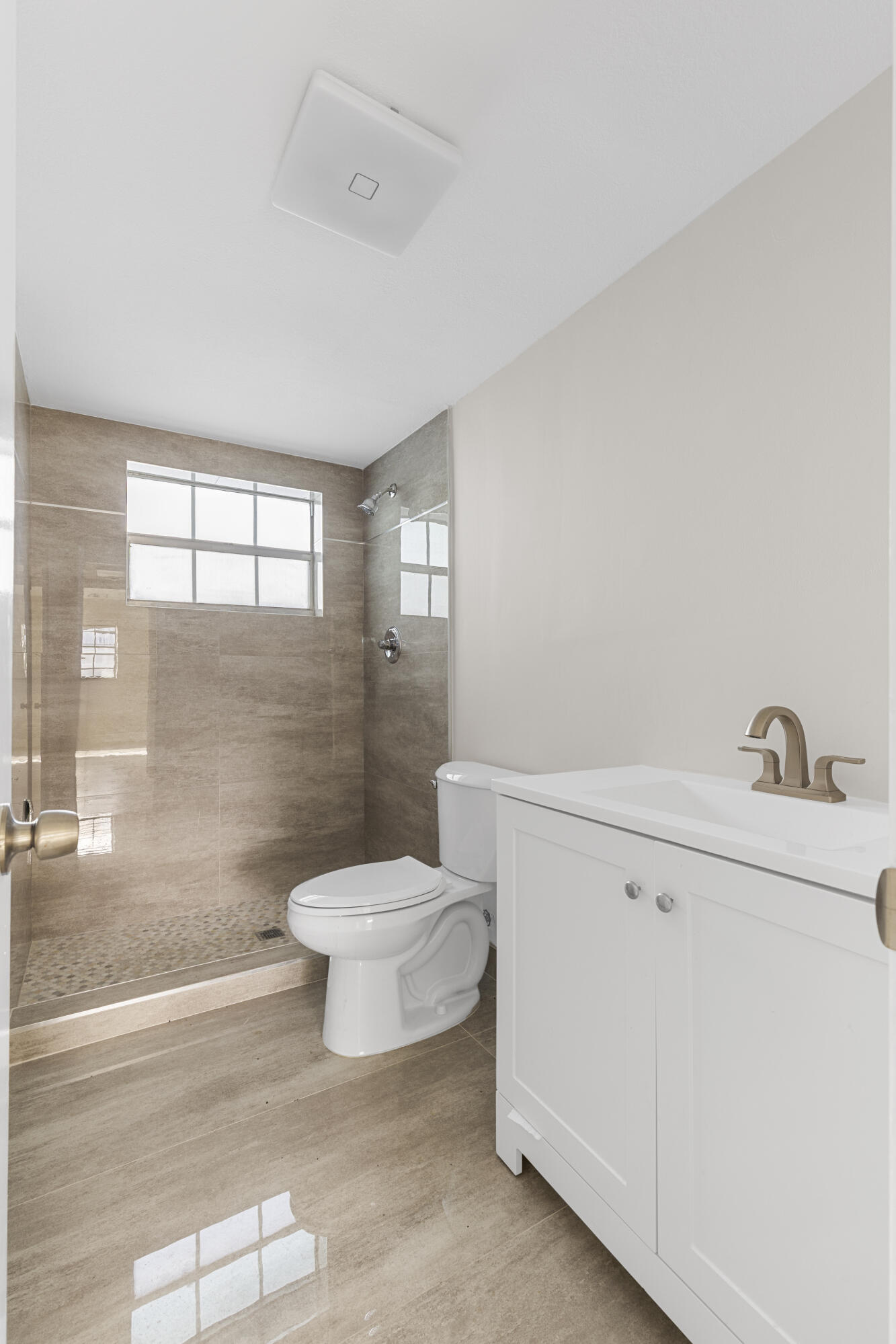 EMERALD CONDO - Residential