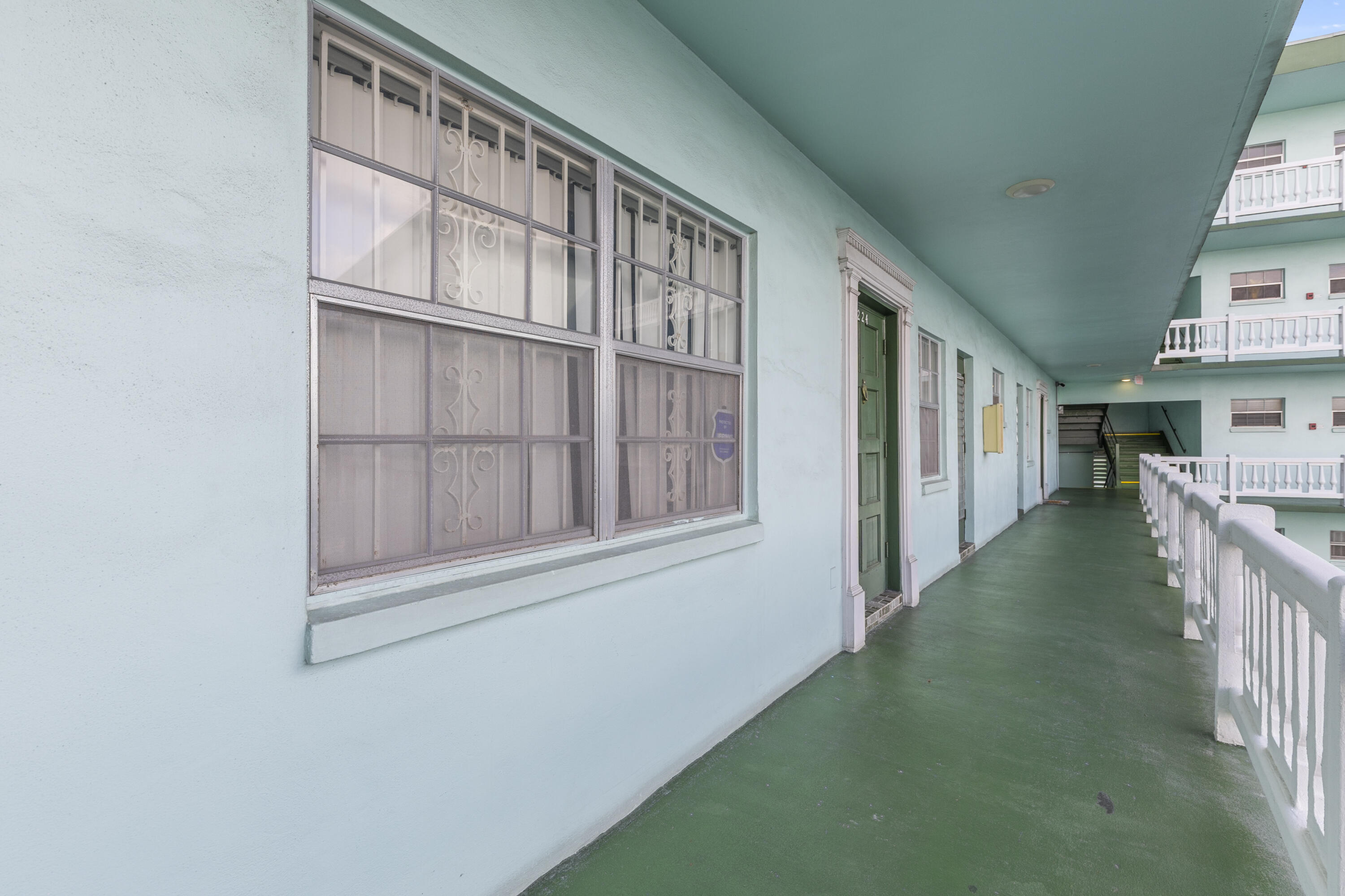 EMERALD CONDO - Residential