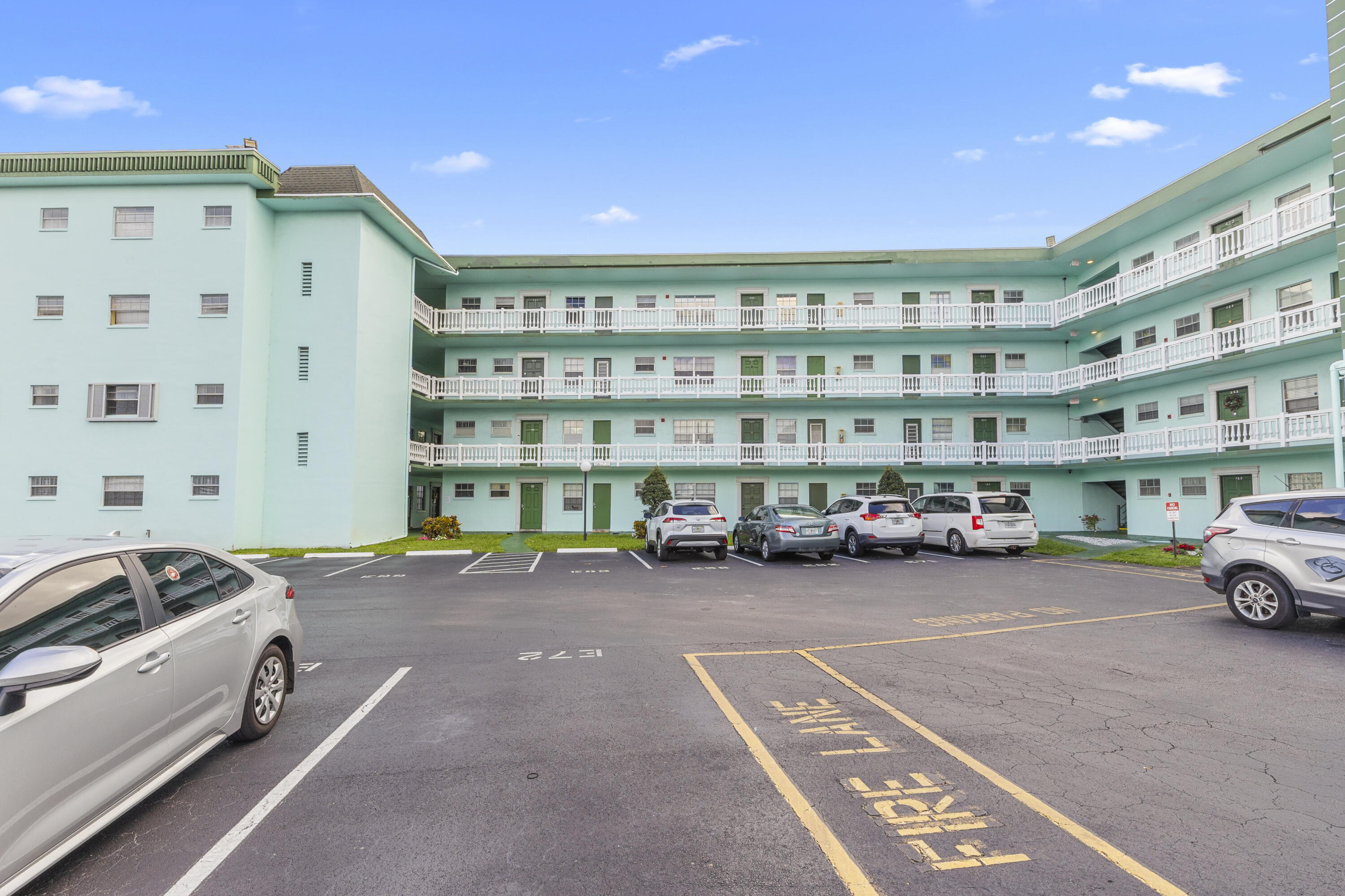 EMERALD CONDO - Residential