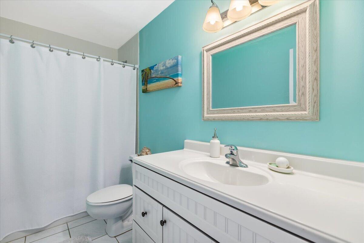 TROPICAL EAST - Residential