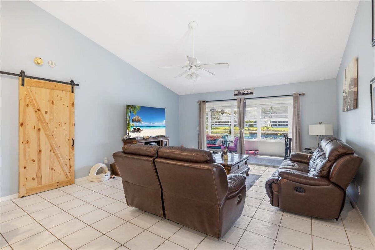 TROPICAL EAST - Residential