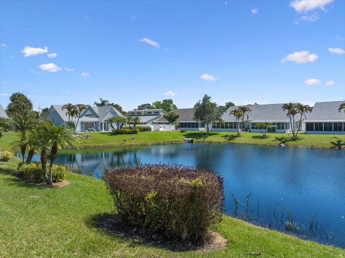 TROPICAL EAST - Residential