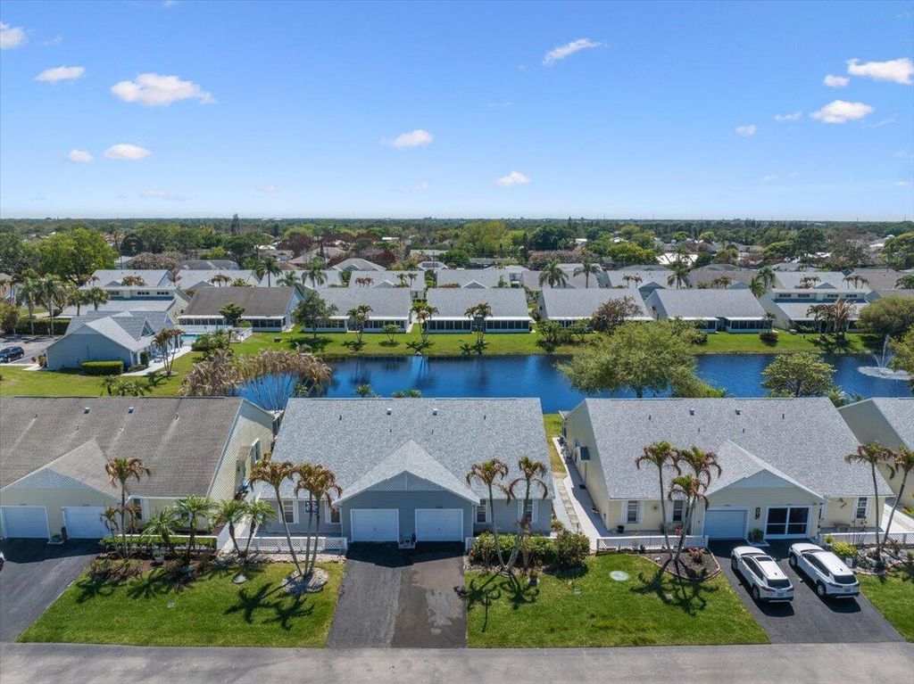 Photo of 2538 SE Tropical East Circle, Port Saint Lucie, FL 34952 (MLS # B26006339)