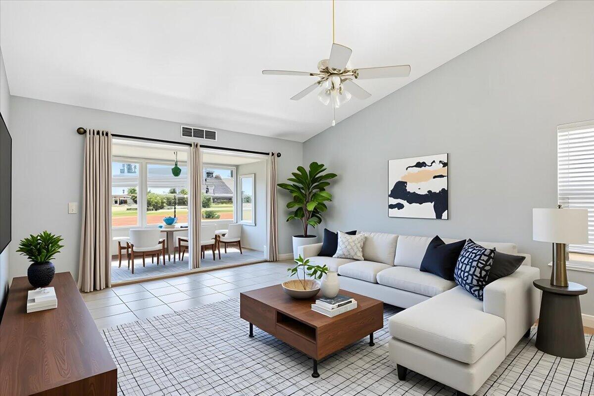 TROPICAL EAST - Residential