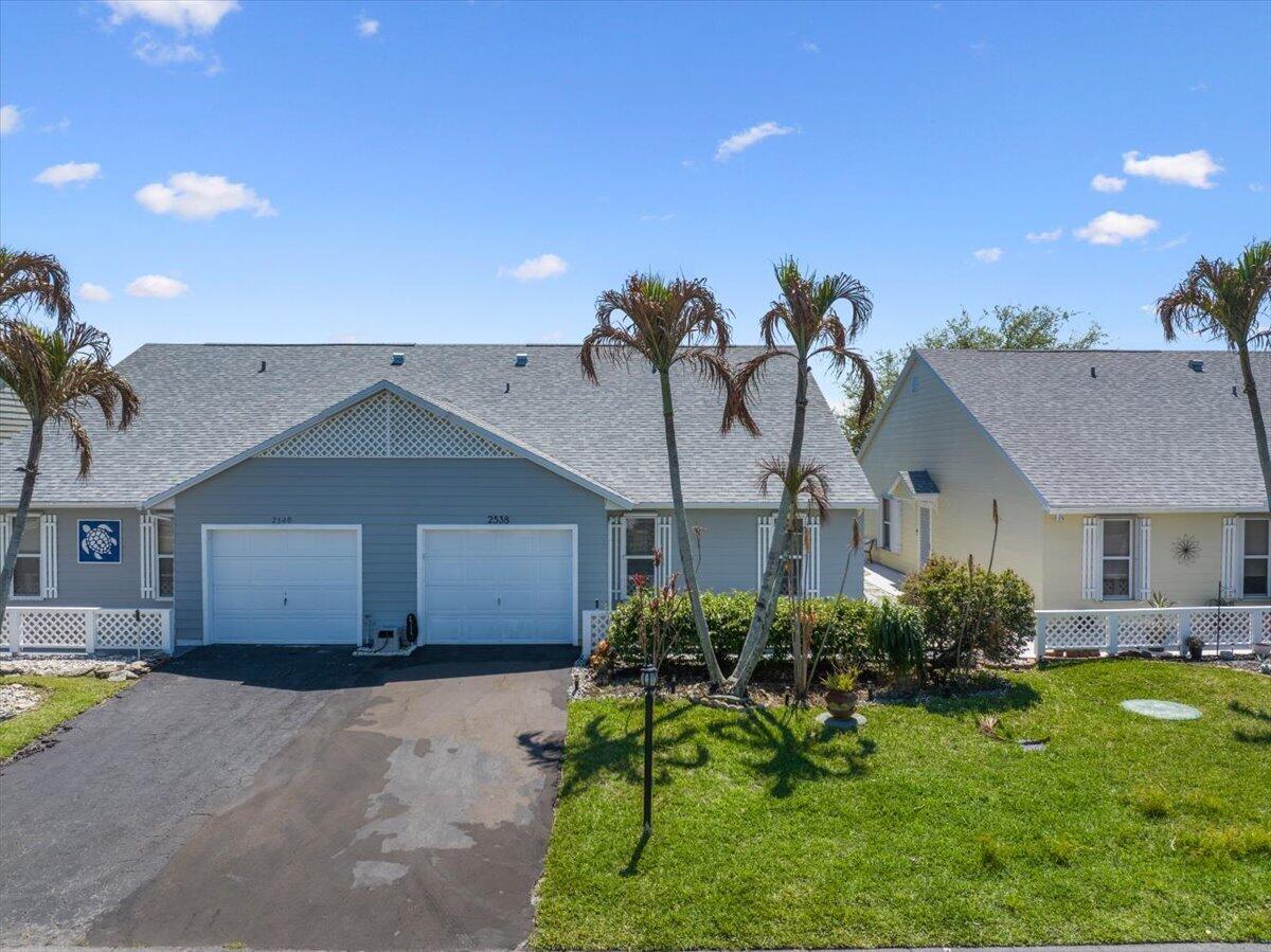 TROPICAL EAST - Residential