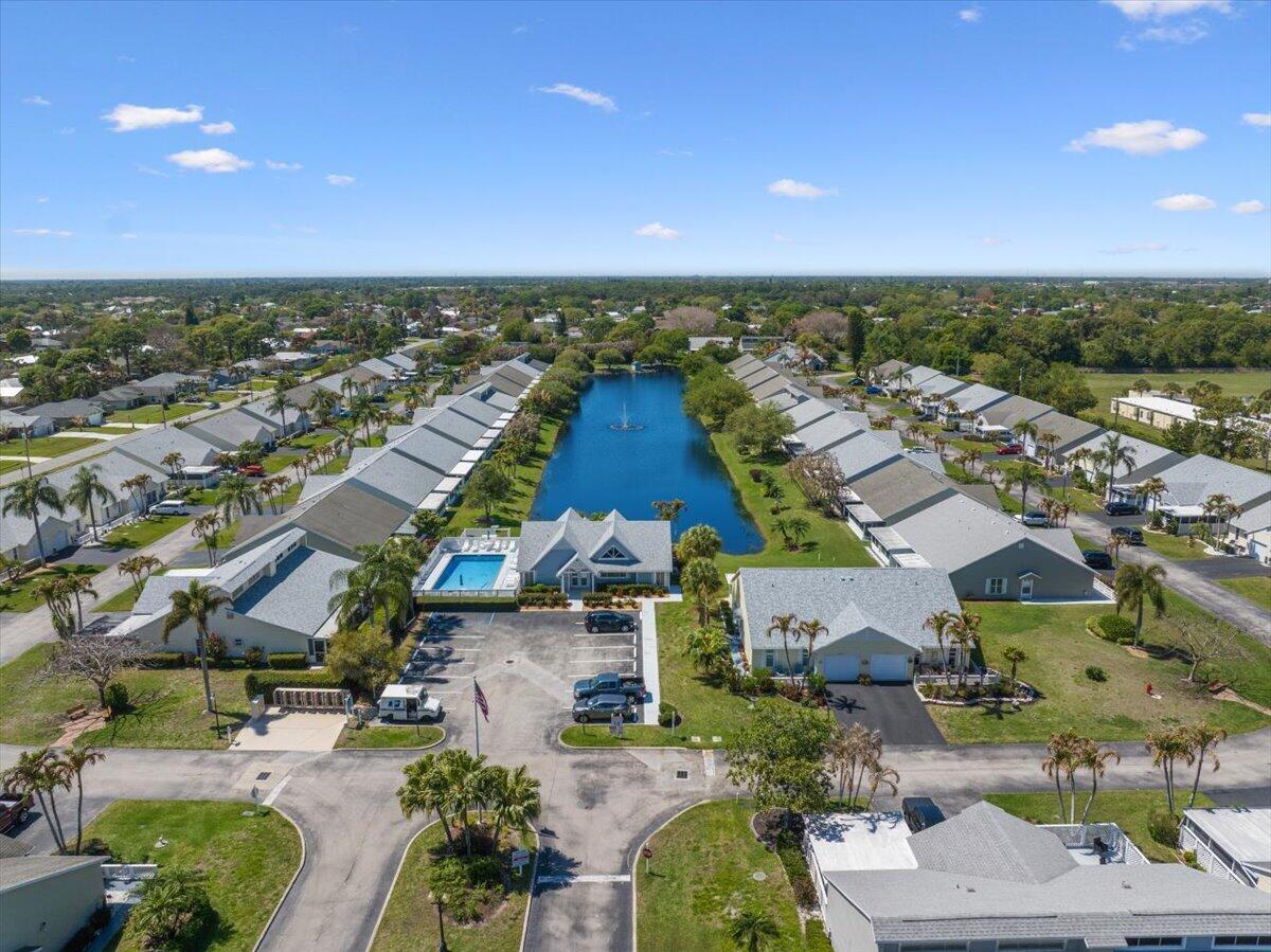 TROPICAL EAST - Residential