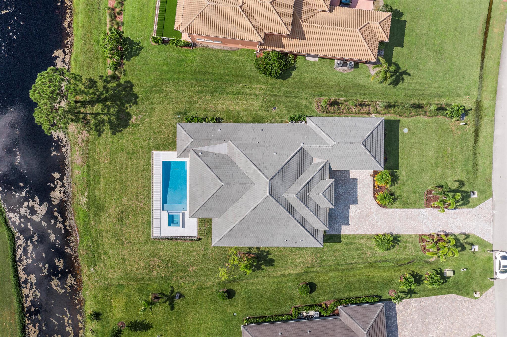1232 SW Squire Johns Lane