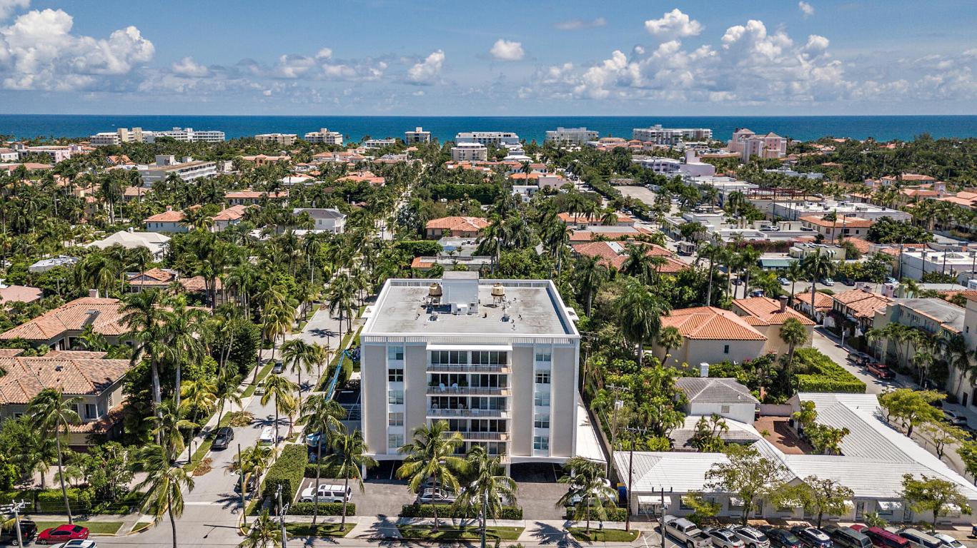 ISLAND HOUSE CONDO - Residential