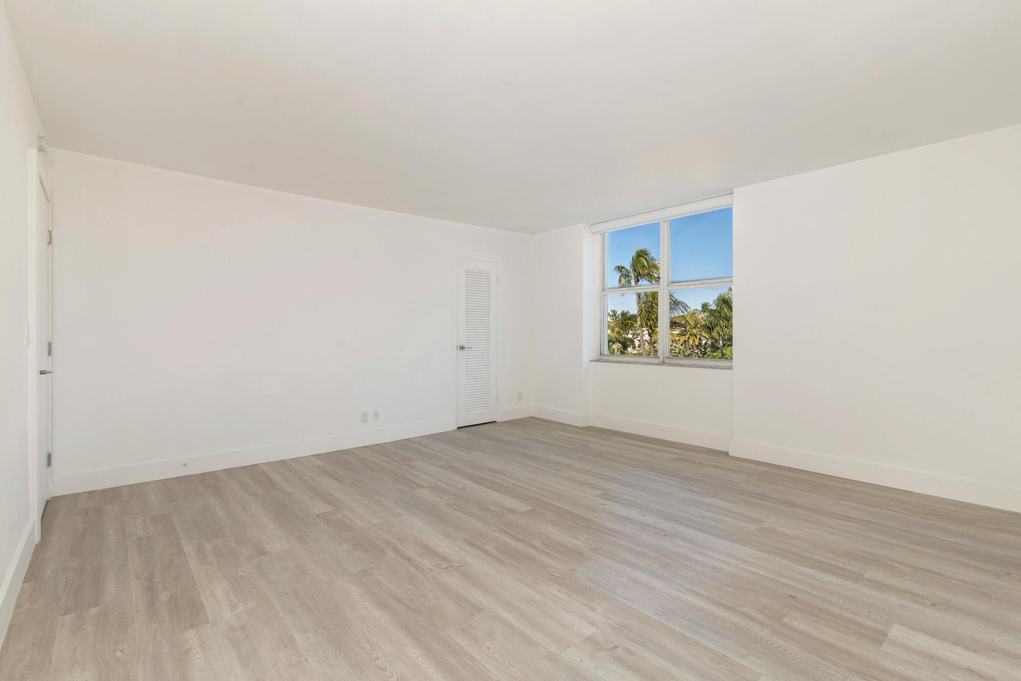 ISLAND HOUSE CONDO - Residential