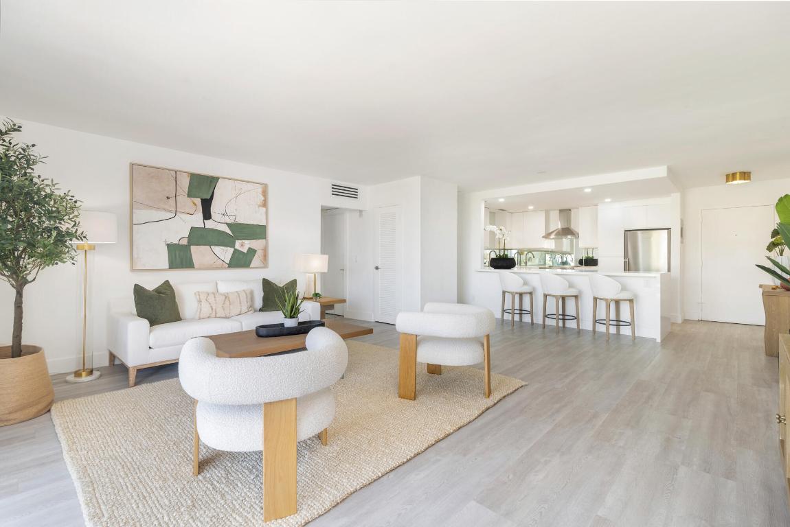 ISLAND HOUSE CONDO - Residential