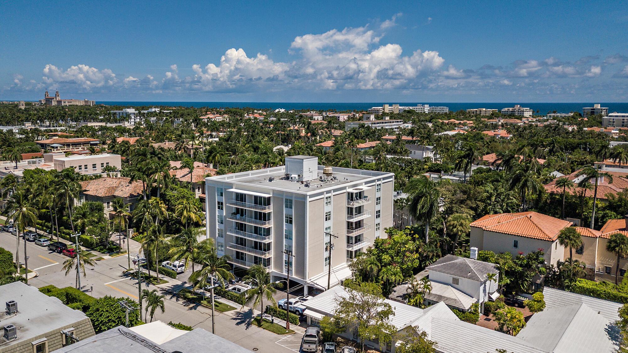 ISLAND HOUSE CONDO - Residential