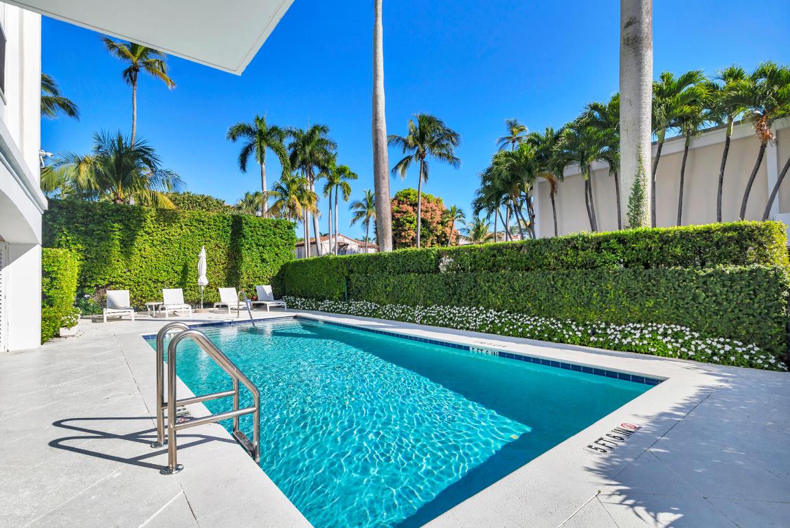 ISLAND HOUSE CONDO - Residential