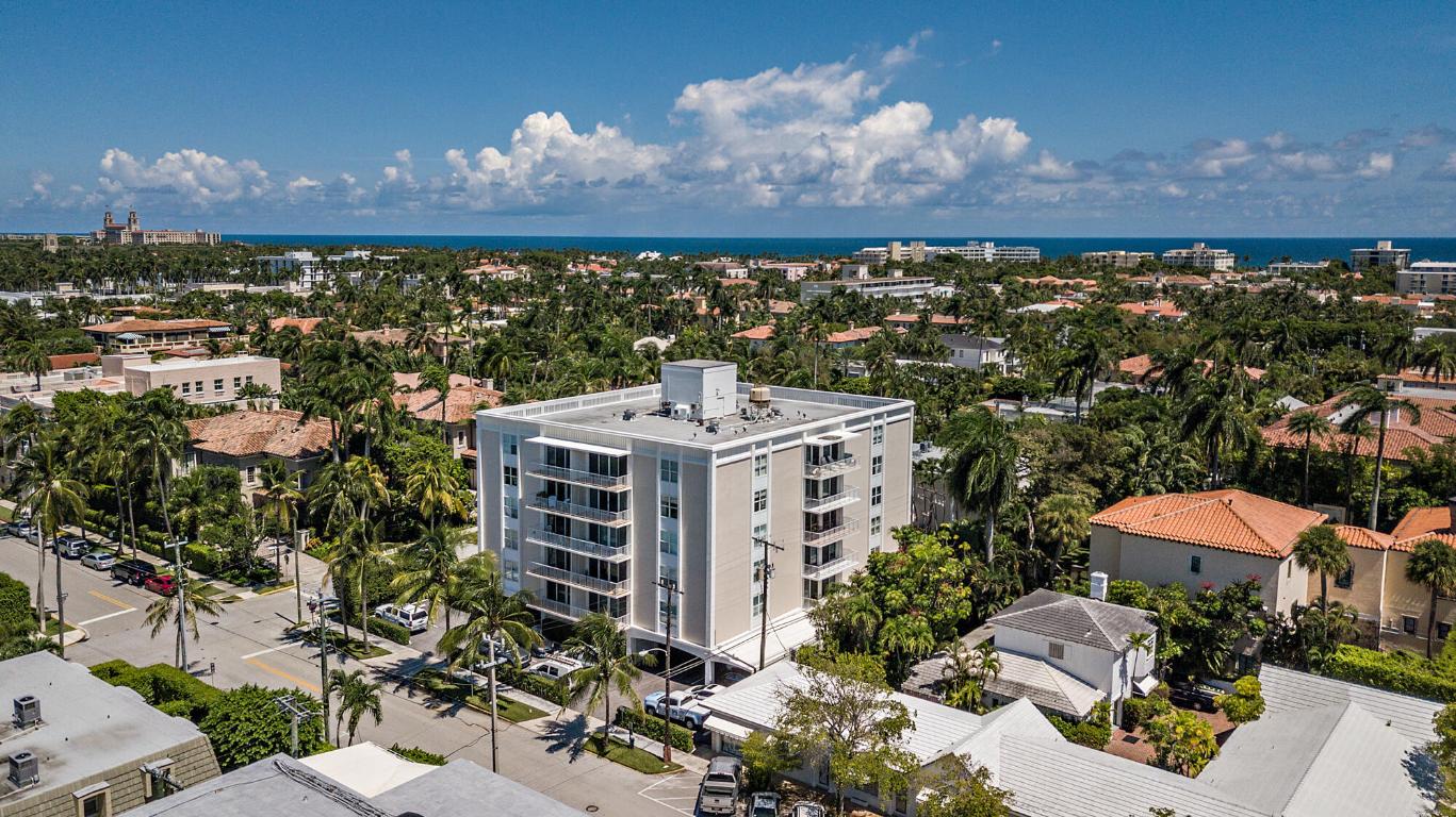 ISLAND HOUSE CONDO - Residential