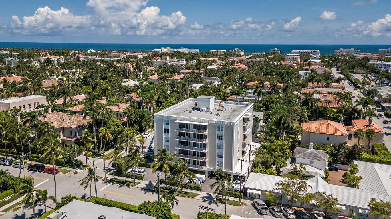 ISLAND HOUSE CONDO - Residential