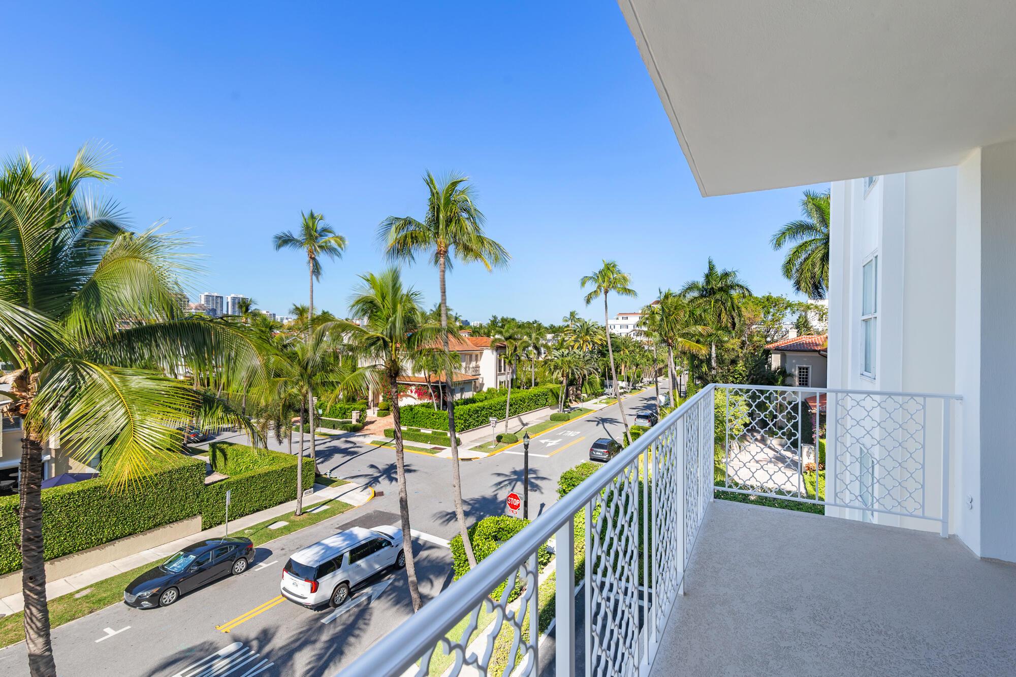 ISLAND HOUSE CONDO - Residential