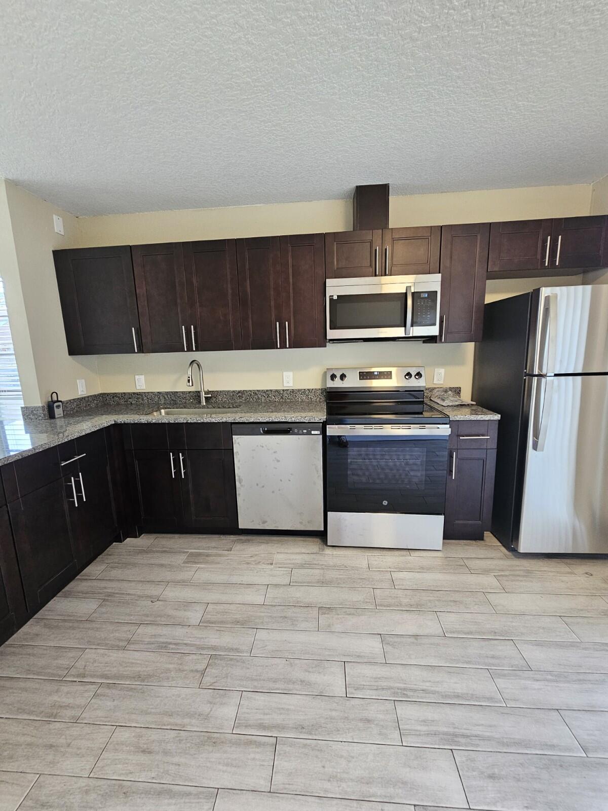 FOREST GLEN - Residential Lease