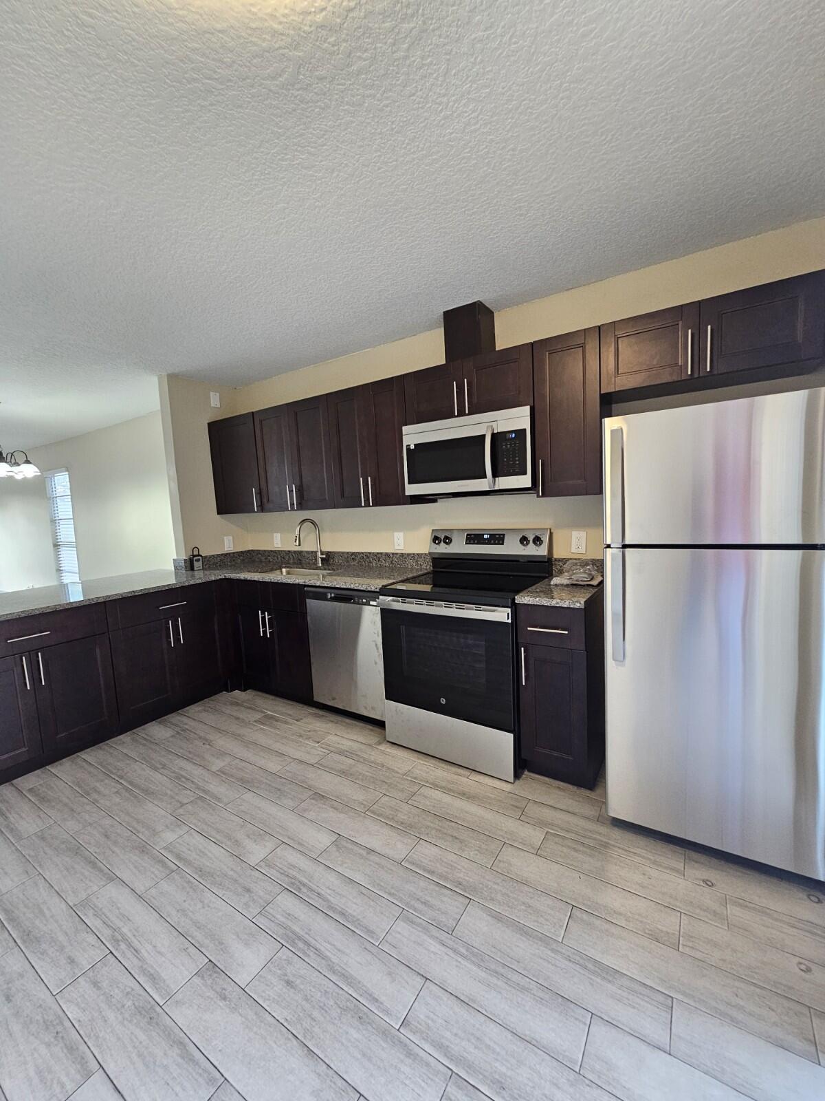 FOREST GLEN - Residential Lease