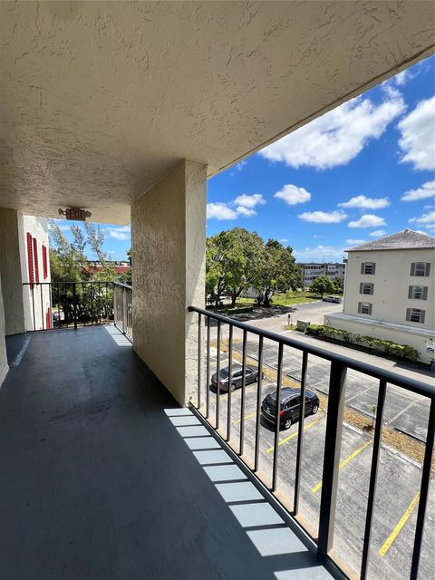 A home in Lauderdale Lakes