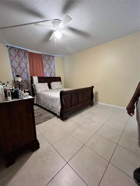 A home in Lauderdale Lakes