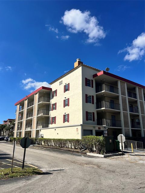 A home in Lauderdale Lakes