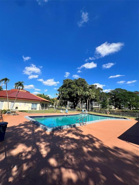 A home in Lauderdale Lakes