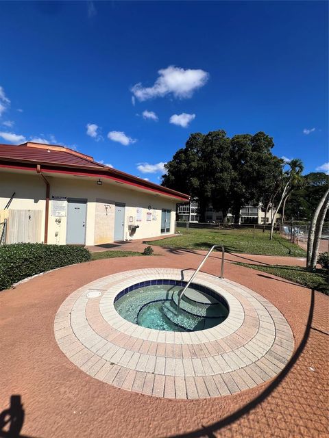 A home in Lauderdale Lakes