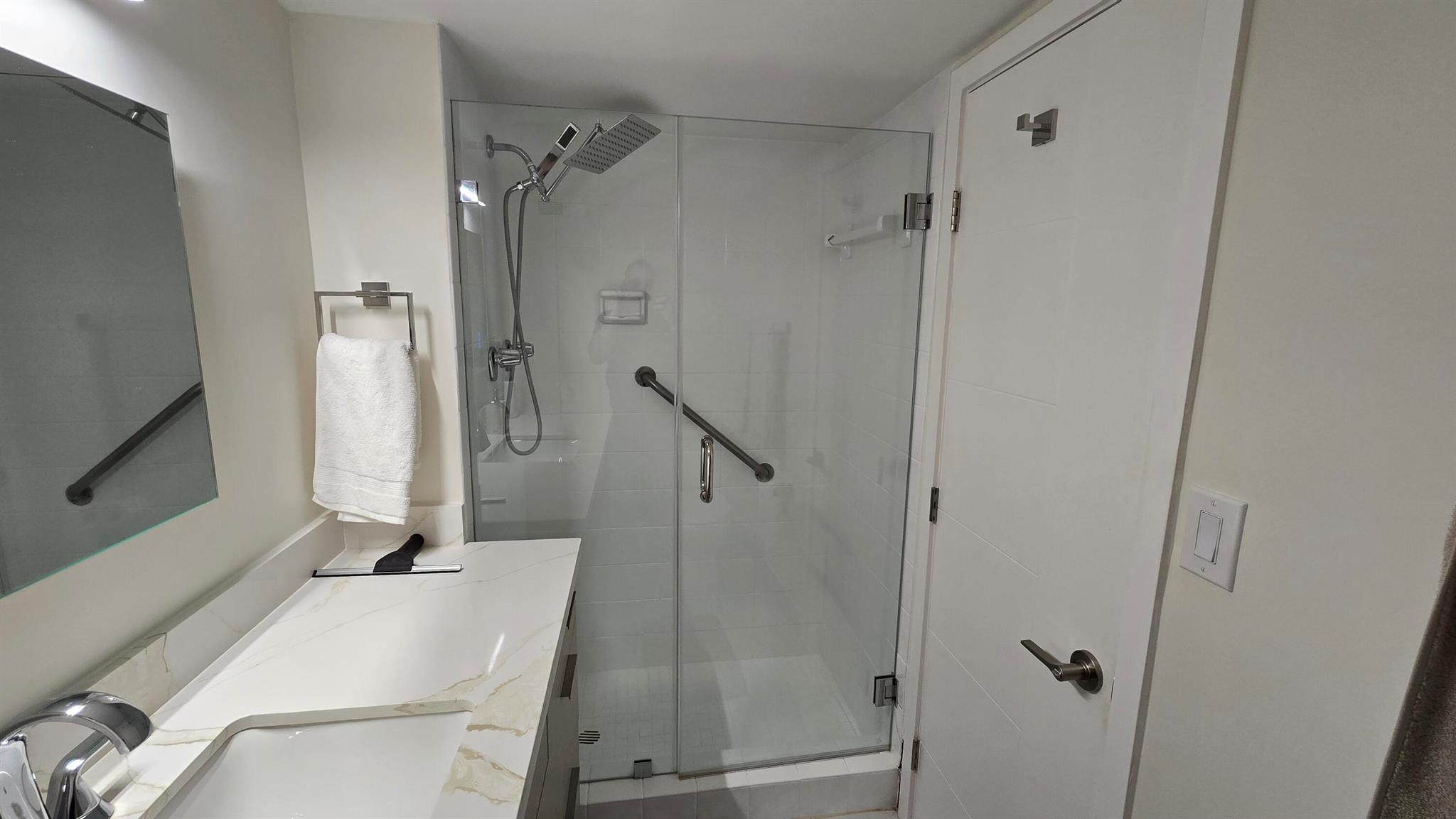 COMMODORE PLAZA CONDO - Residential Lease