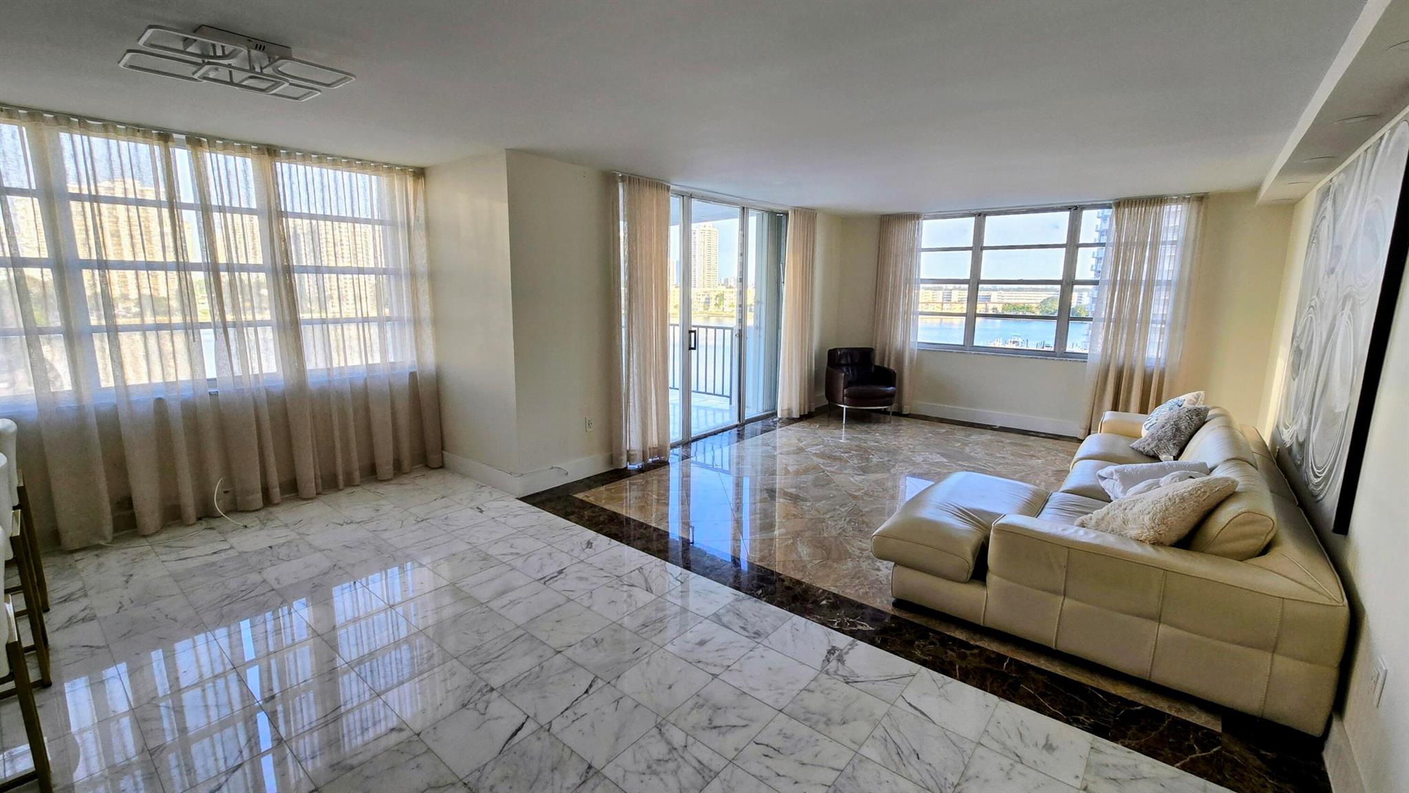 COMMODORE PLAZA CONDO - Residential Lease