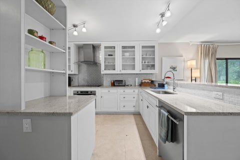 Tiny photo for 13329 Polo Club Road #105, Wellington, FL 33414 (MLS # B26080592)