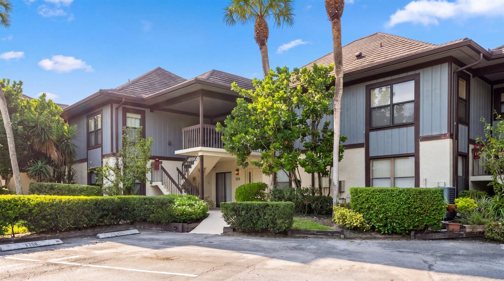 Photo of 13329 Polo Club Road #105, Wellington, FL 33414 (MLS # B26080592)