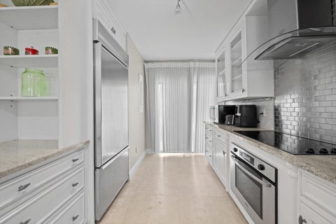 Tiny photo for 13329 Polo Club Road #105, Wellington, FL 33414 (MLS # B26080592)