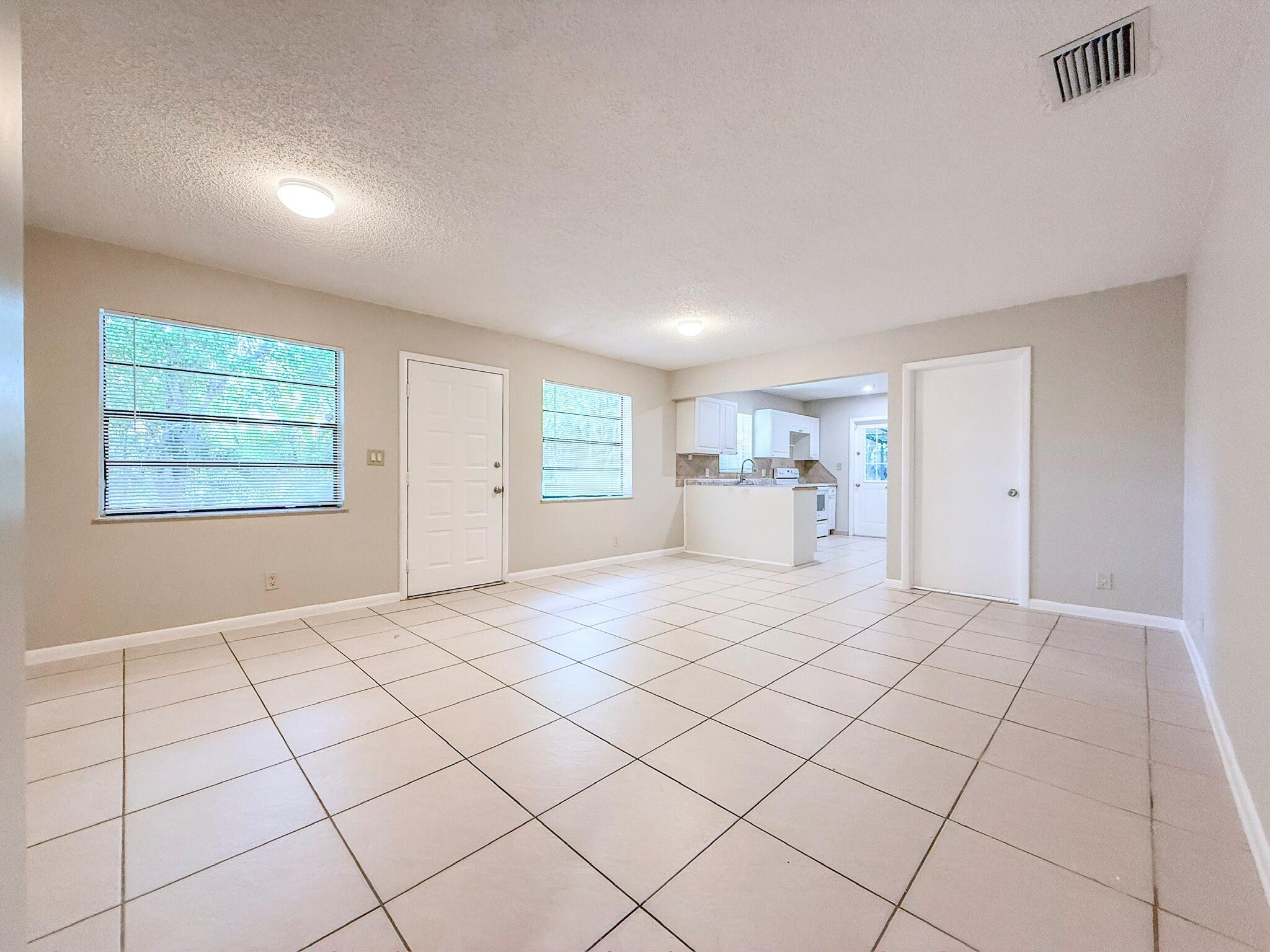 Step inside this gorgeous 3 Bed, 2 Bath unit in the heart of Lake Worth. Spacious living, great lighting and a comfortable feel. Landlord is top notch and cares highly about his tenants.