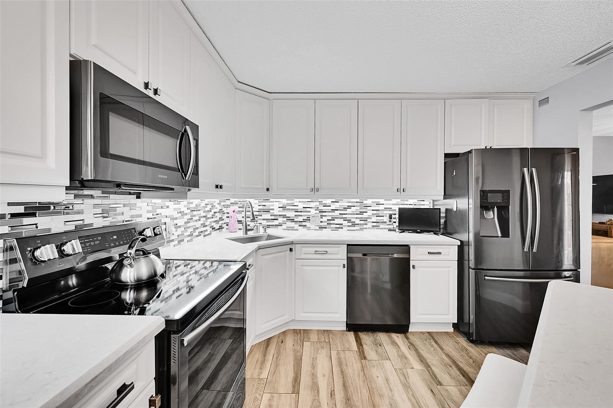 4161 Coral Tree Cir 365