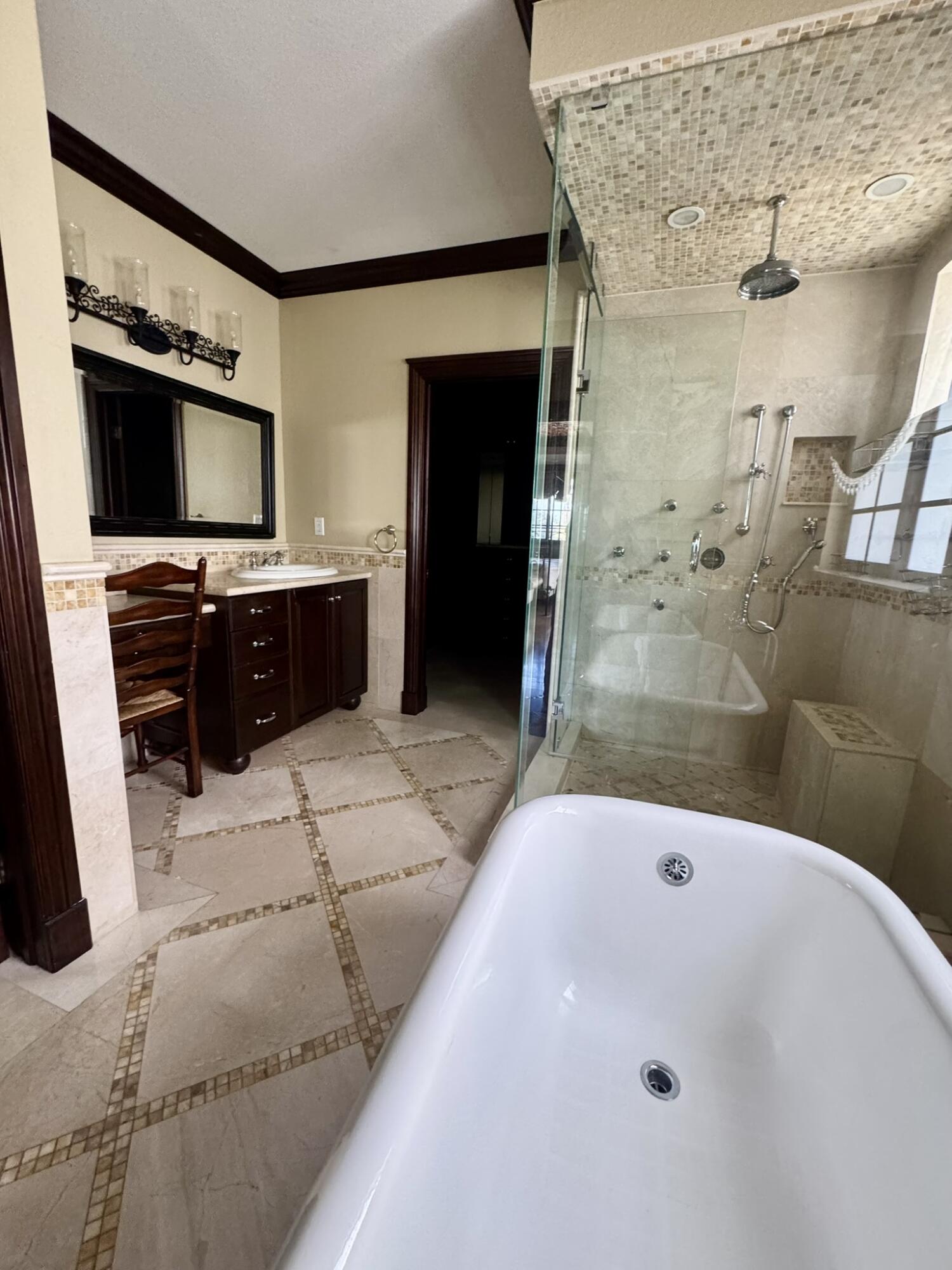 GLEN GABLES - Residential