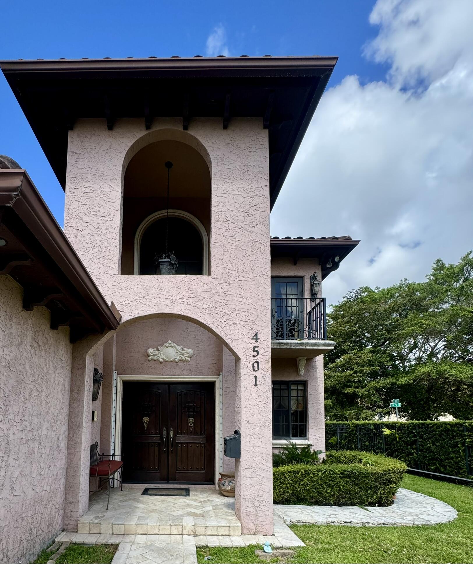 GLEN GABLES - Residential