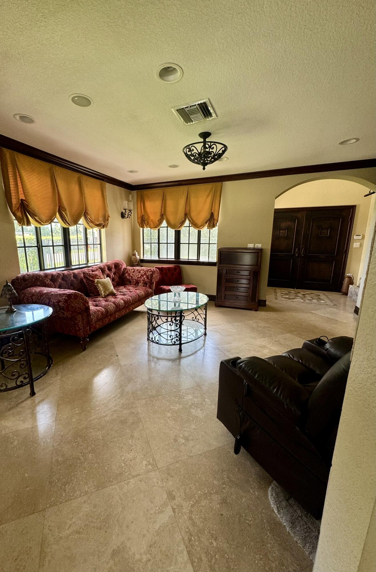 GLEN GABLES - Residential