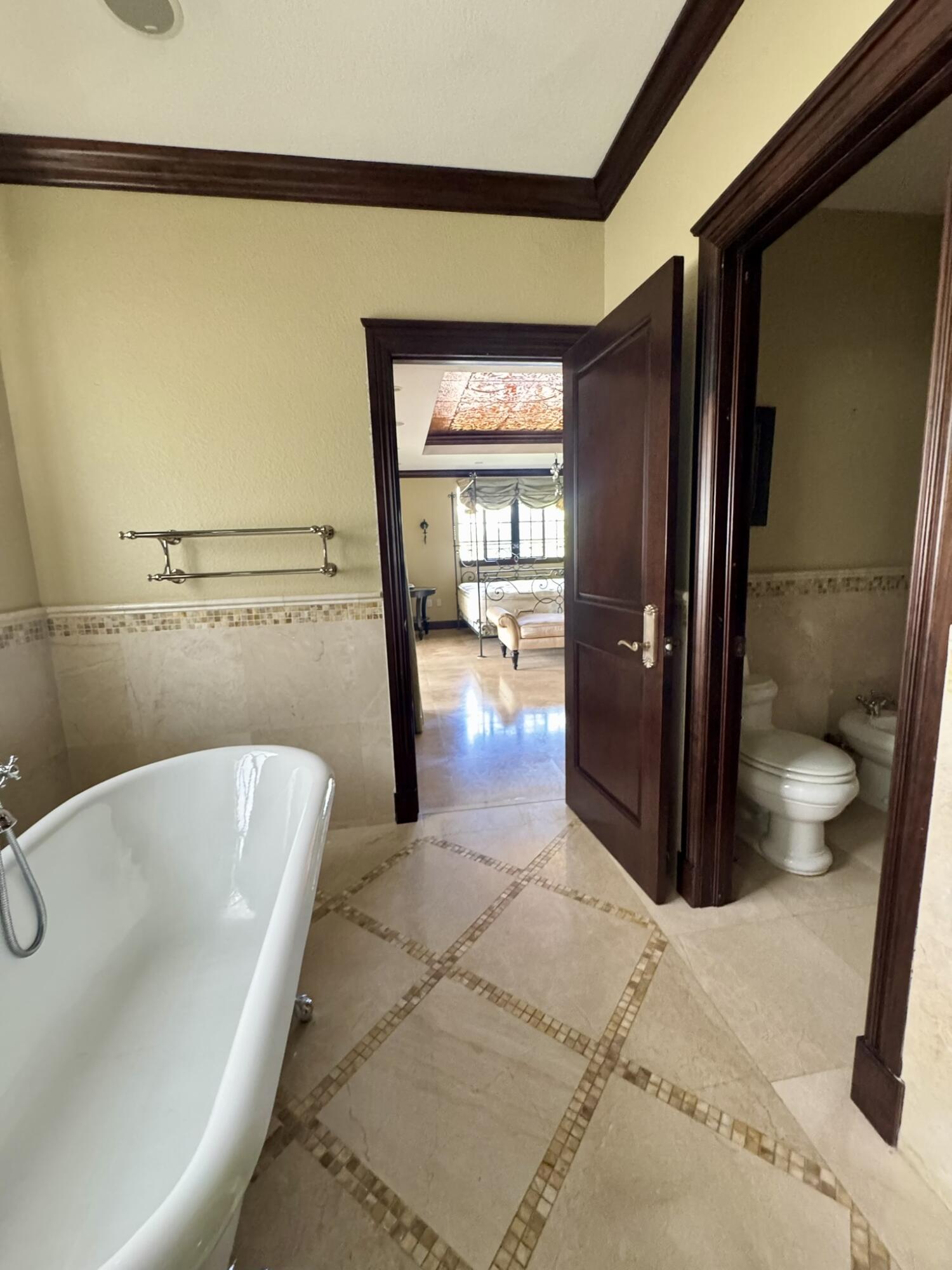 GLEN GABLES - Residential