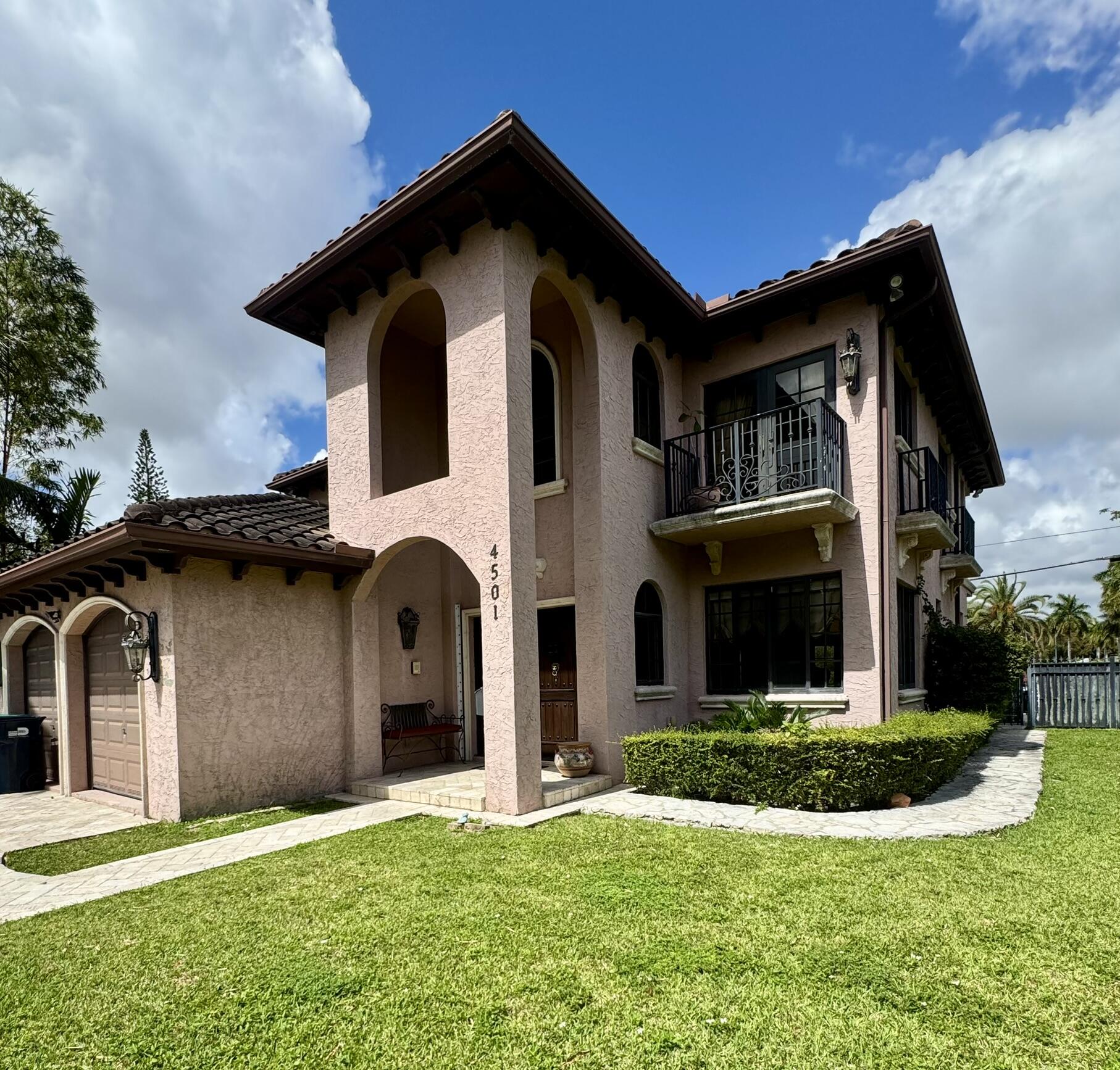 GLEN GABLES - Residential