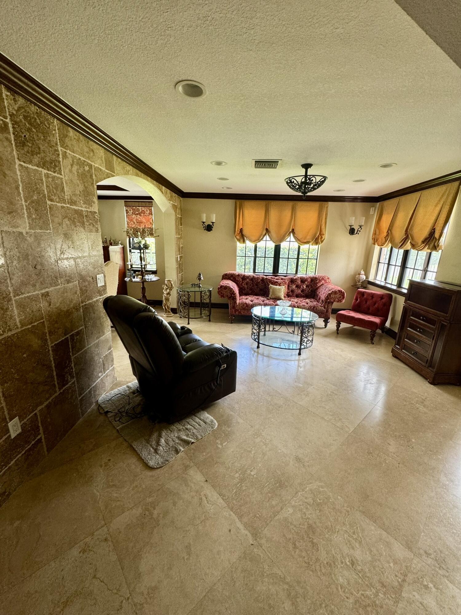 GLEN GABLES - Residential