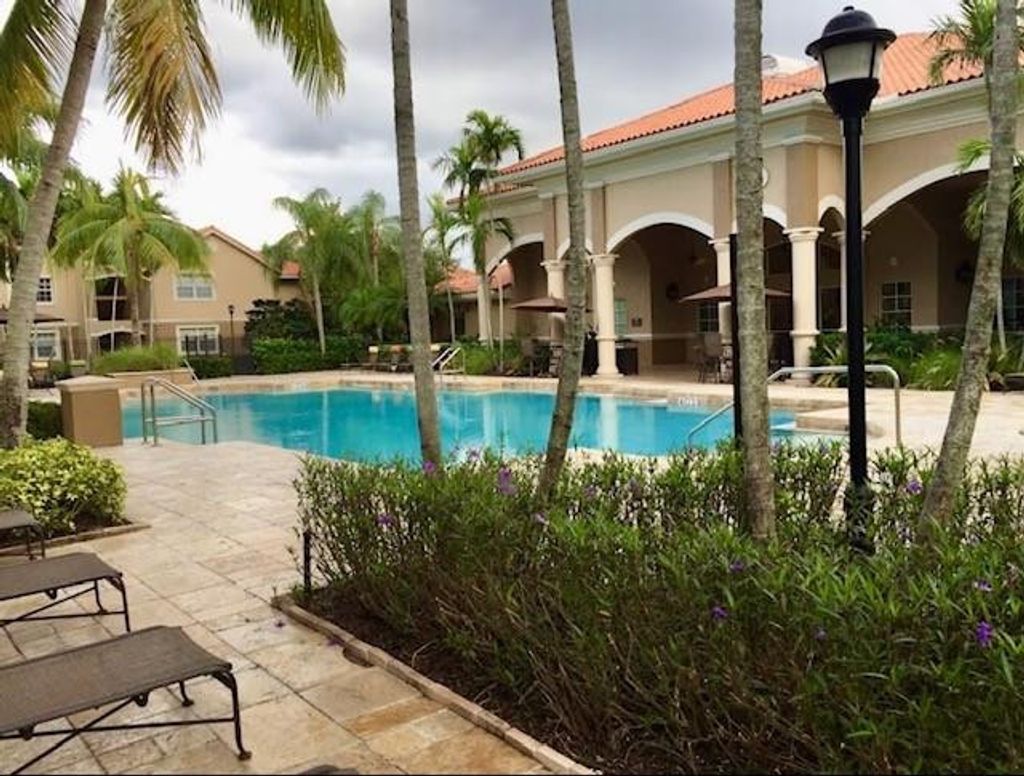 Photo of 140 SW 117th Avenue #4108, Pembroke Pines, FL 33025 (MLS # B26019570)