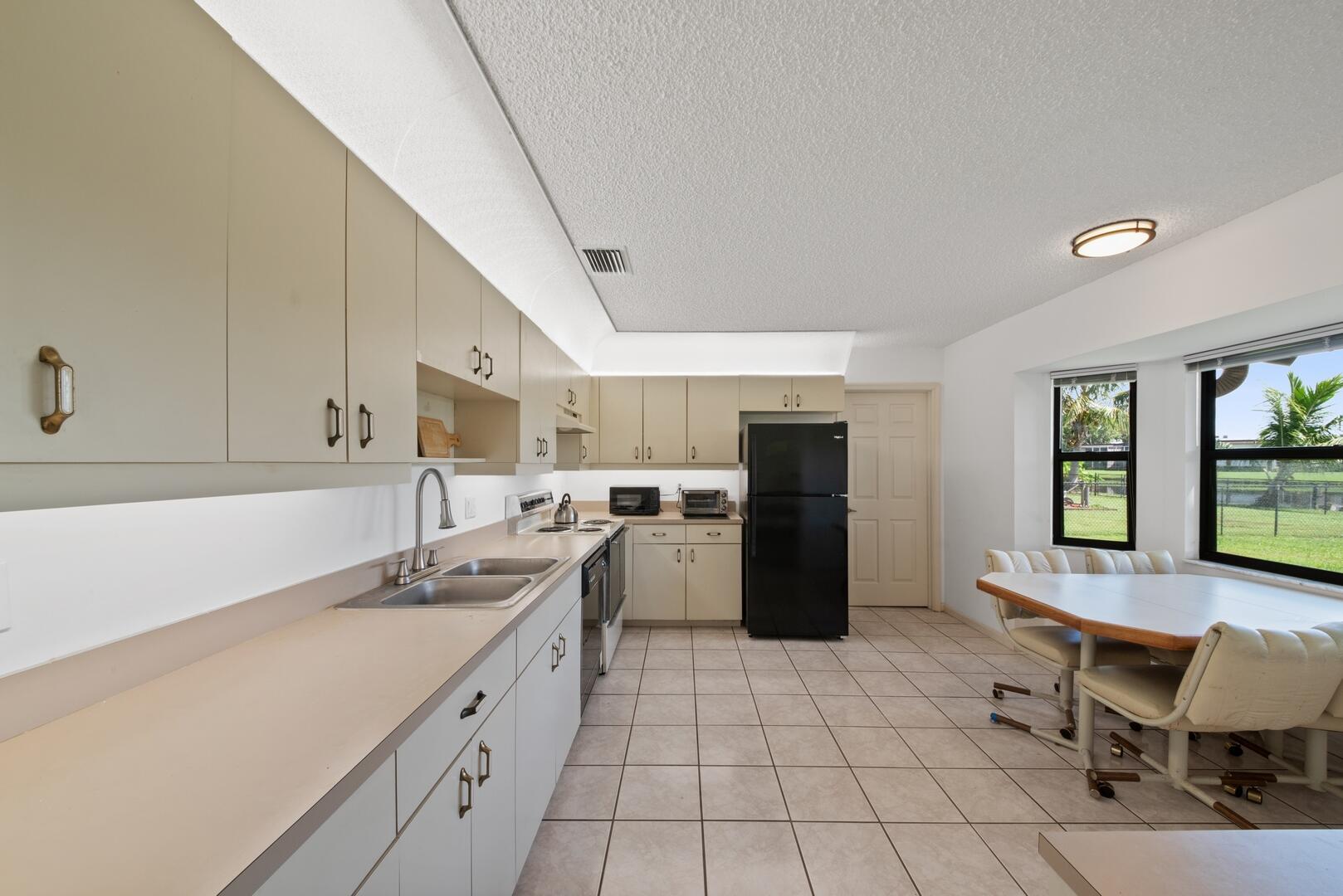 CRESTWOOD - Residential